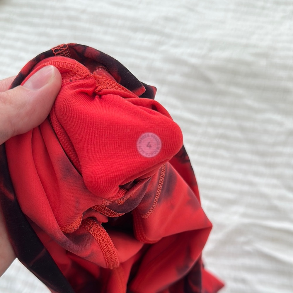 LULULEMON WUNDER TRAIN LEGGINGS (GAME DAY COLLECTION)!! - Picture 3 of 6